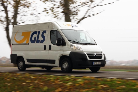 GLS futárszolgálat teszt, elemzés, árak – webáruház készítés esetére