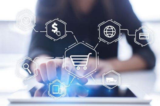 Milyen egyszeri és rendszeres költségei lehetnek egy webáruháznak